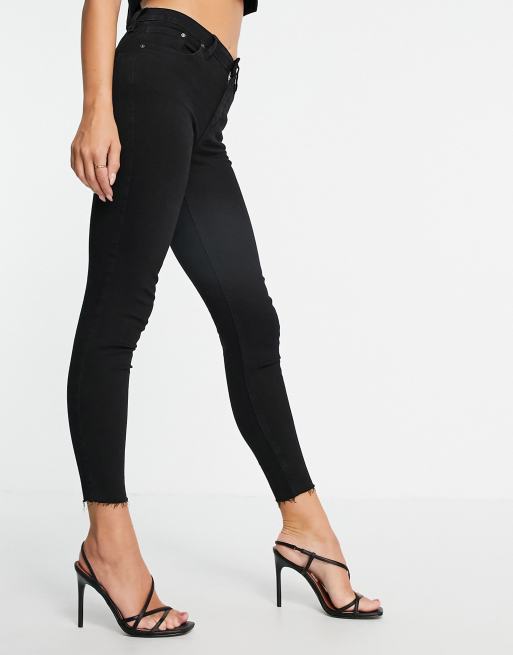 Mango – Jeans in Schwarz mit kurzem, engem Schnitt