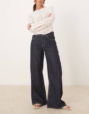 Mango - Joy - Jeans aus 100% Baumwolle in Indigoblau mit weitem Beim und Kontrastnaht