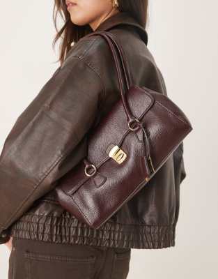 Mango Key Charm Shoulder Bag In Red