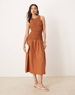 Mango - Kleid in Burnt Orange mit tief angesetzter Taille und Knitterstruktur