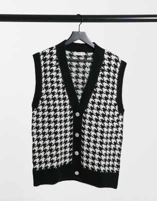 dogtooth knitted vest