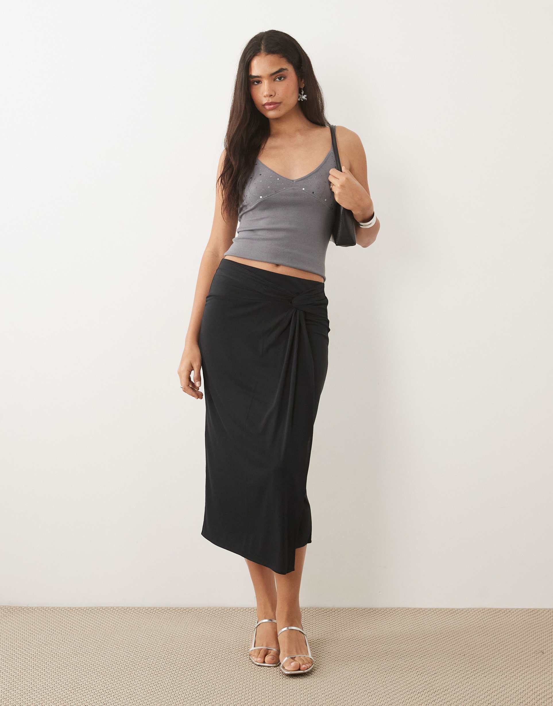 mango knot detail midi skirt in charcoal