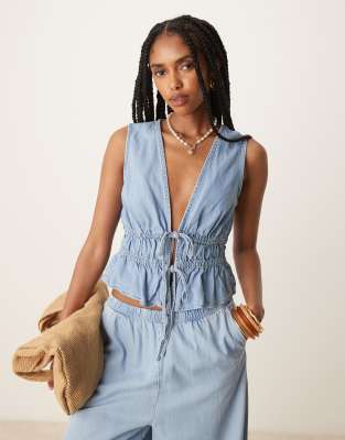 Mango - Kombiteil aus Soft-Denim in Hellblau mit Bindedetail vorne