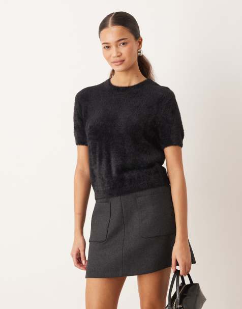 Mango – Kurzärmliges, flauschiges Strickoberteil in Schwarz - view 1