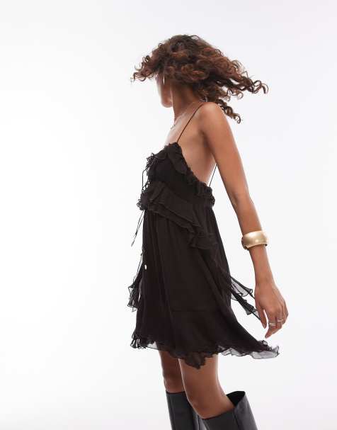 Mango – Kurzes Trägerkleid in Schwarz mit Rüschenbesatz - view 1