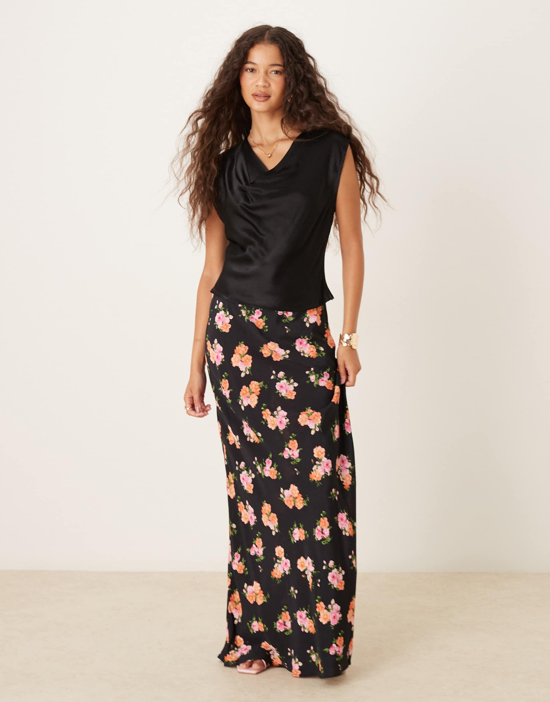 mango lace trim maxi skirt in dark based floral print