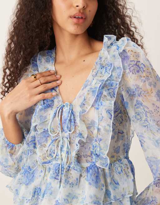 Mango – Langärmlige Bluse in Pastellblau mit Rüschendetails, Bindeband und Blumenmuster, 2 von 4