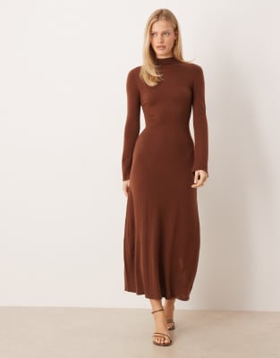 Mango - Langärmliges, hochgeschlossenes Maxikleid in Karamell-Neutral