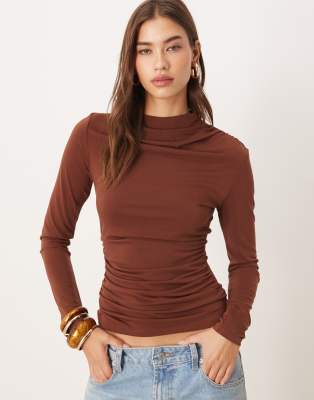 Mango - Langärmliges Oberteil in Braun mit gerafftem Detail-Brown