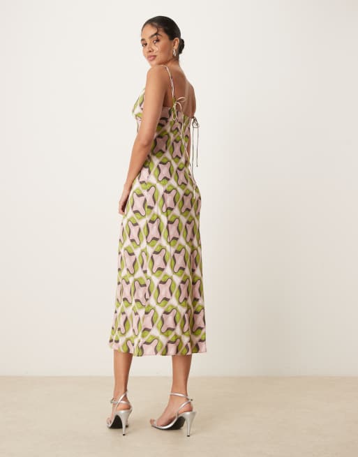 Mango - Lange jurk met V-hals, recht model en retro geometrische print in pastelroze, 4 van 4