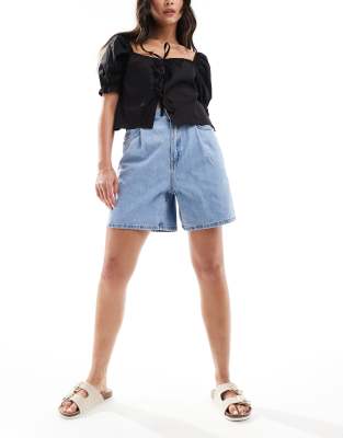 Mango - Lässige Jeansshorts mit hohem Bund in Hellblau