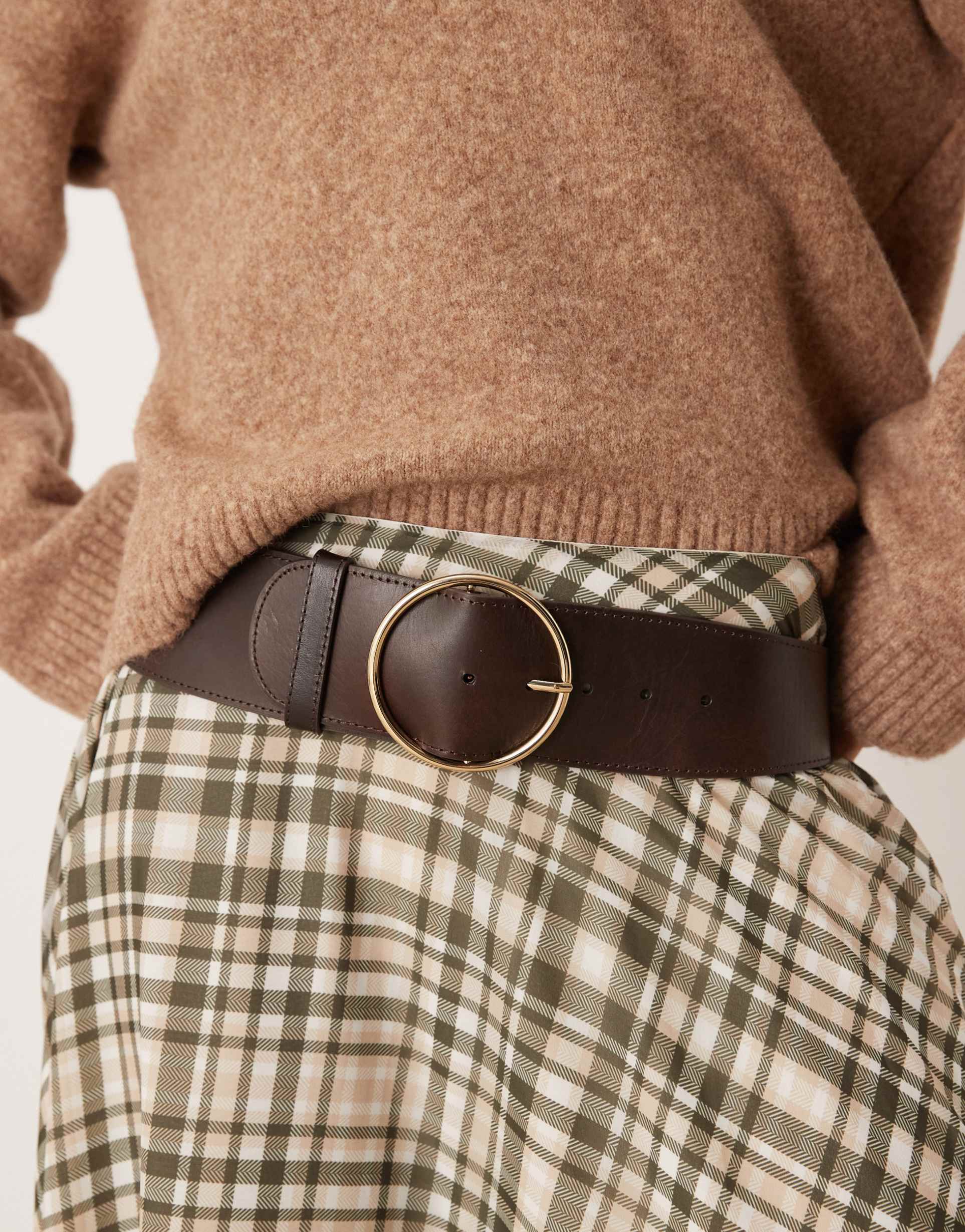 mango leather belt with gold hoop in brown