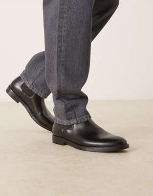 leather chelsea boot 