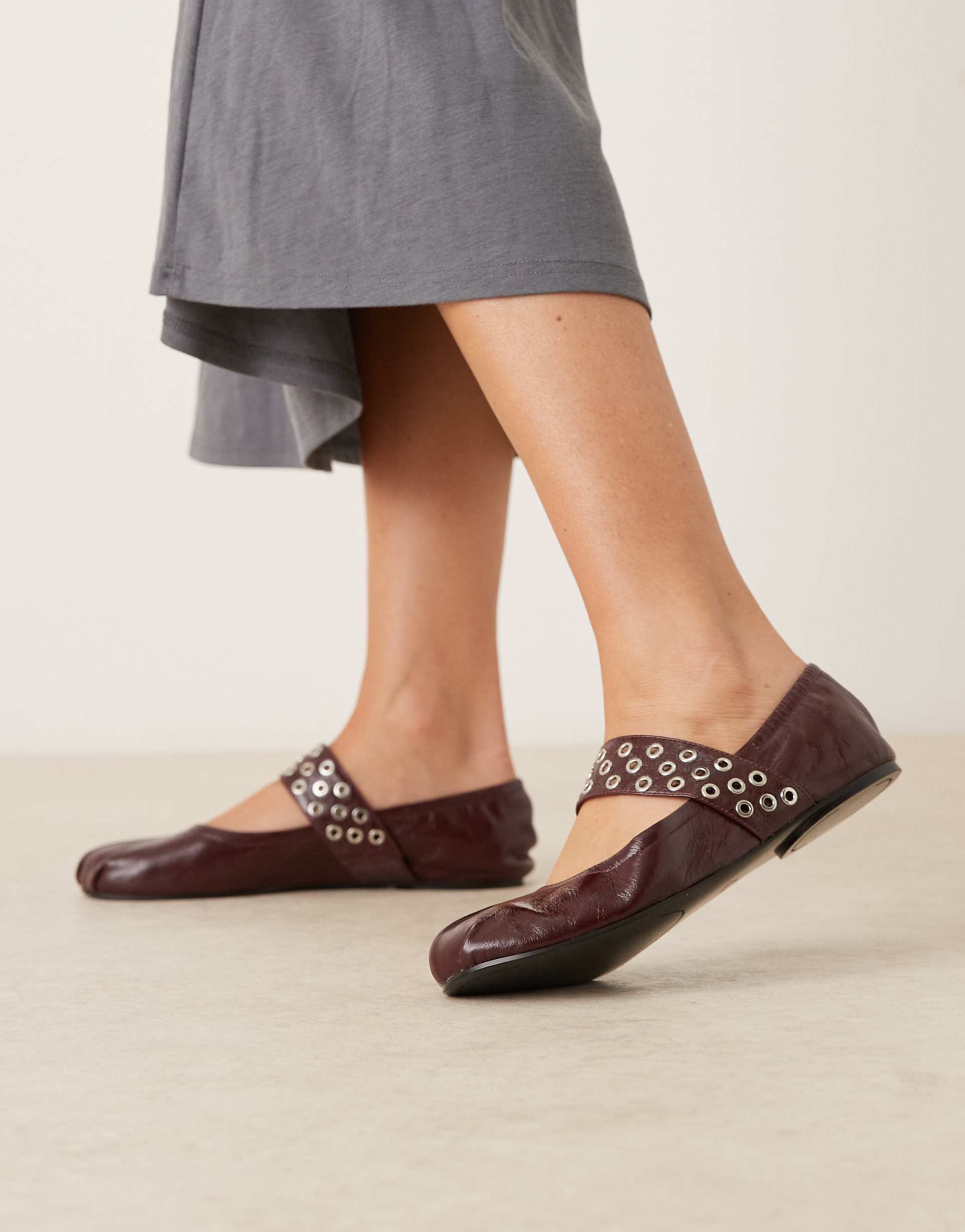mango leather grommet strap toe detailing flat shoes in cherry red