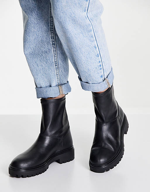  Boots/Mango leather pull on ankle boots in black 