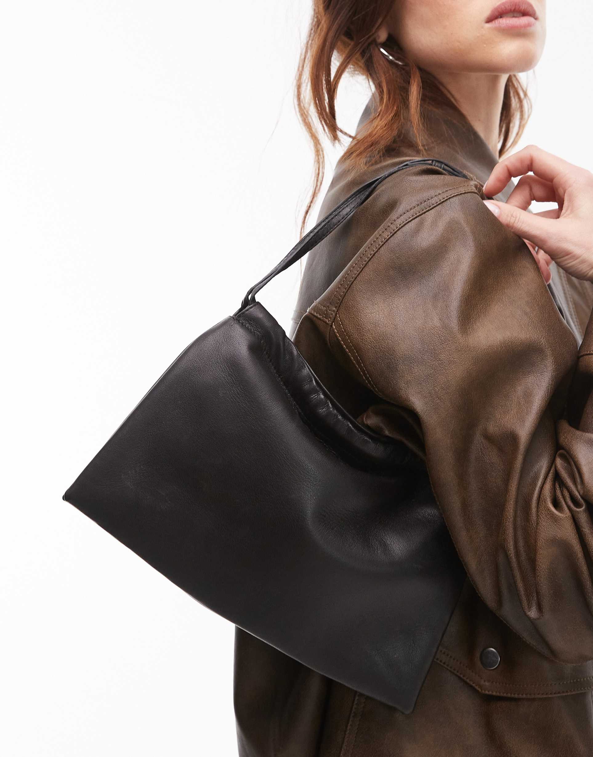 mango leather ruched top shoulder bag in black