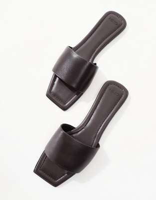 Mango Leather Slides In Black