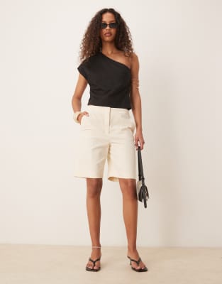 linen mix tailored shorts in ecru-Neutral
