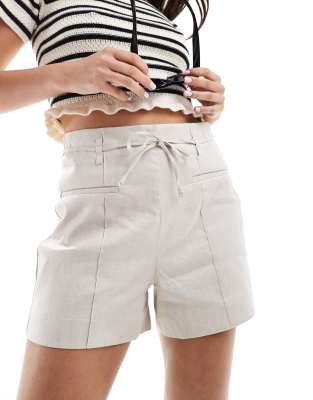 linen mix tie waist shorts in beige-Neutral