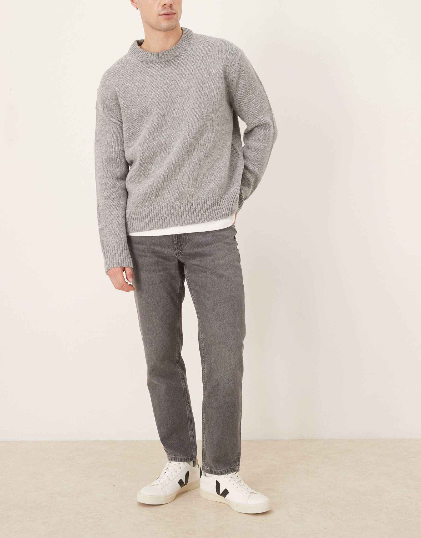 Зауженные джинсы Mango lori стираного серого цвета