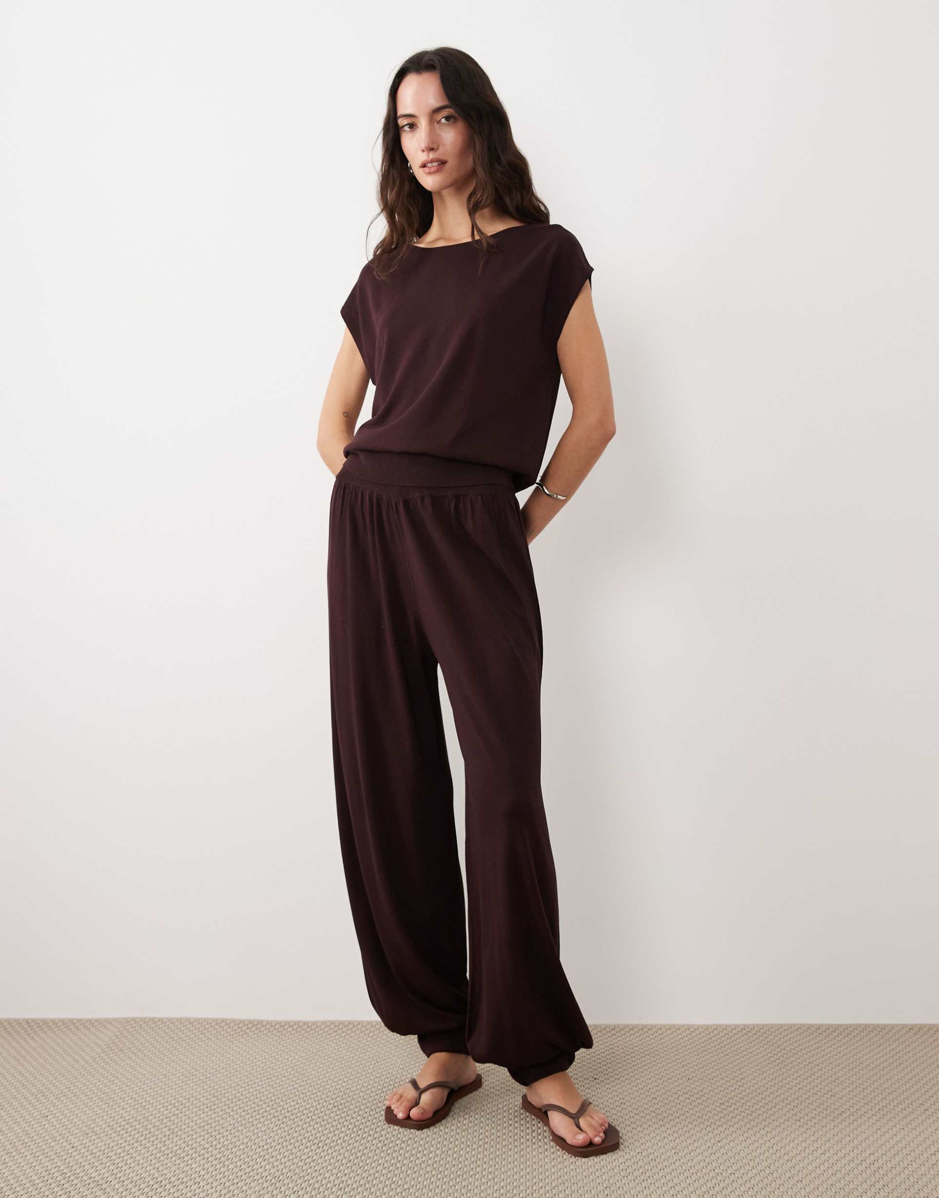 mango manis wide leg cuffed pants in dark red