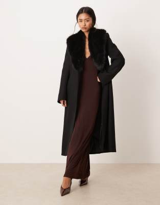 Mango - Manteau ajusté en laine mélangée avec col en fausse fourrure - Noir | ASOS
