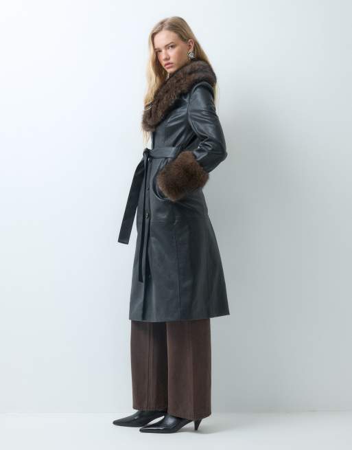 Mango manteau ceinturé noir avec finitions en fausse fourrure, 2 de 5