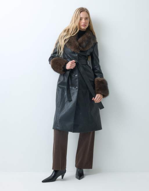 Mango manteau ceinturé noir avec finitions en fausse fourrure, 3 de 5