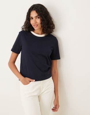 Mango – Marinblå t-shirt i bomull med gräddvit halsringning - view 1