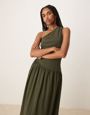 Mango - Maxikleid in Khaki mit One-Shoulder-Träger, tiefer Taille und weichem Ballonsaum-Grün