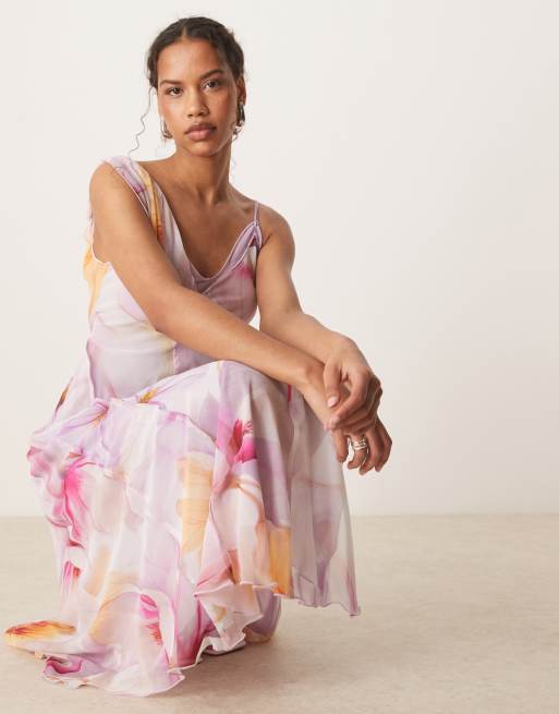 Mango – Maxikleid in Pastellrosa mit Blumen-Grafikprint, U-Ausschnitt und Rüschenärmeln