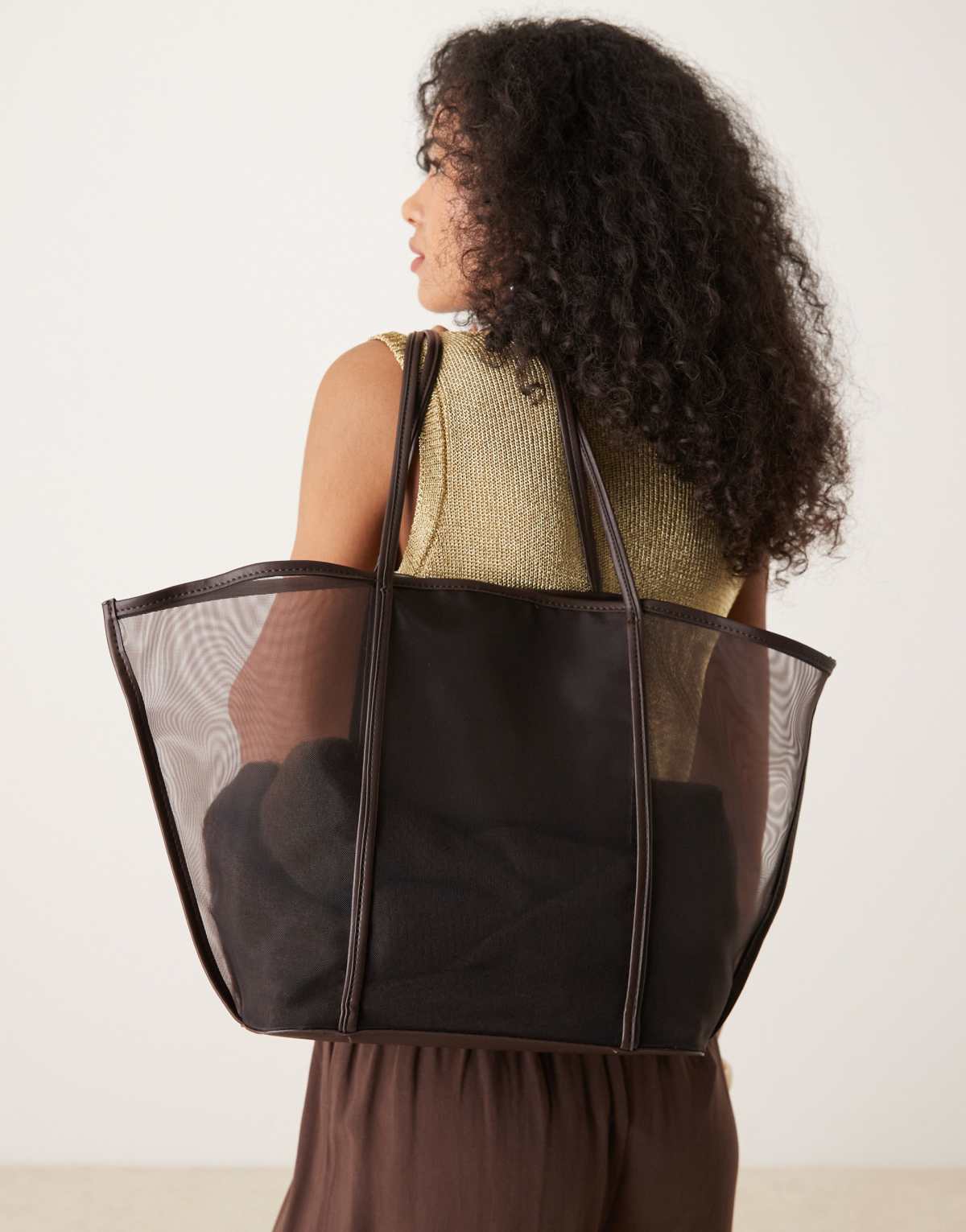 Mango mesh tote bag in chocolate brown