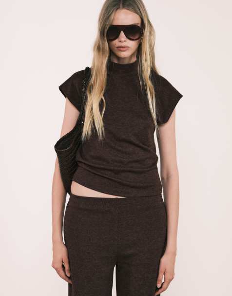 Mango - Michi - Hoogsluitende mouwloze zachte top in bordeauxrood, deel van co-ord set - view 1