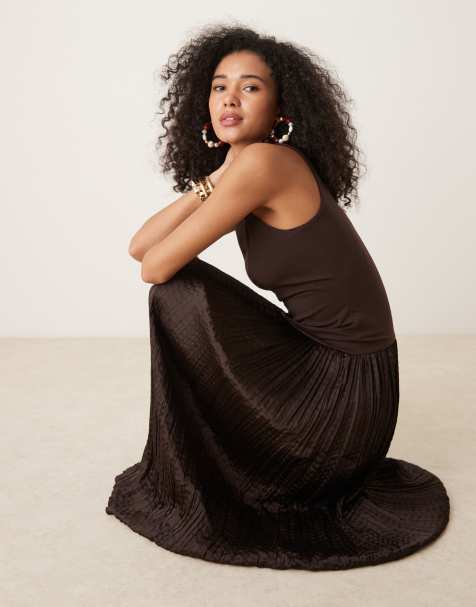 Mango – Midaxi-Kleid aus Baumwollmix in Braun mit tiefer Taille und plissiertem Rock - view 1
