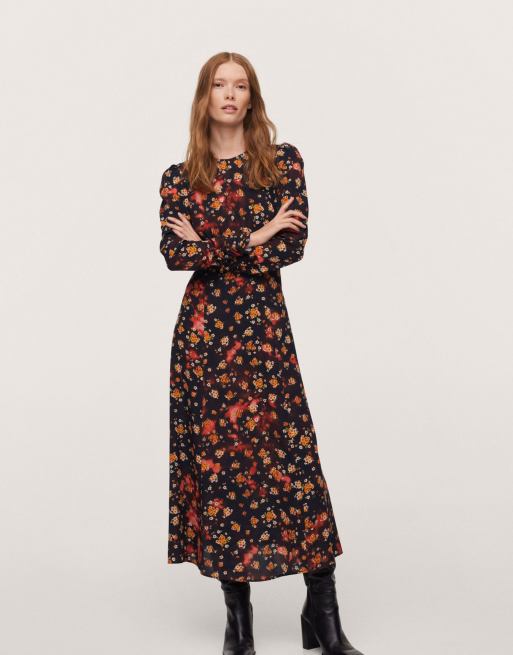 Mango – Midiklänning i blommig 70-talsstil