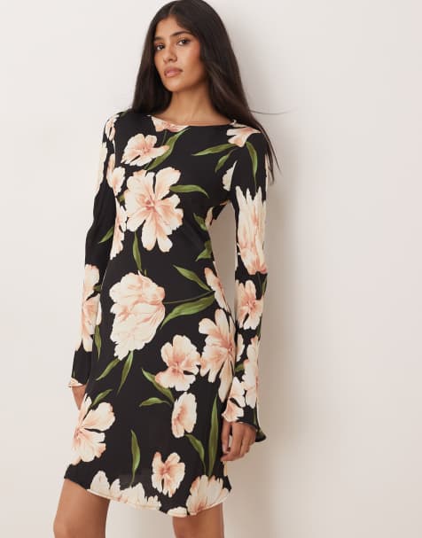 Mango – Mörk, blommig miniklänning med lång ärm - view 1
