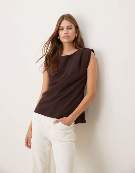 Mango - Mouwloze blouse in bruin - view 1
