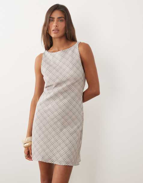 Mango - Mouwloze geruite mini jurk met boothals in beige - view 1