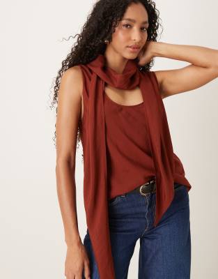 Mango Neck Detail Sleeveless Top In Brown