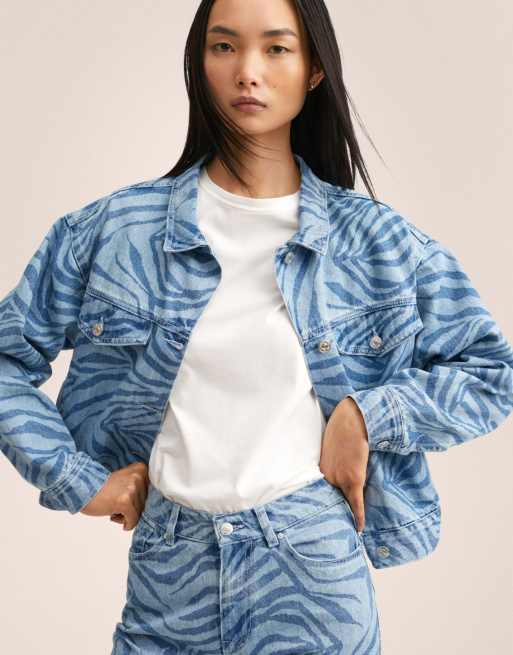 Mango – Niebieska kurtka jeansowa w zebrę