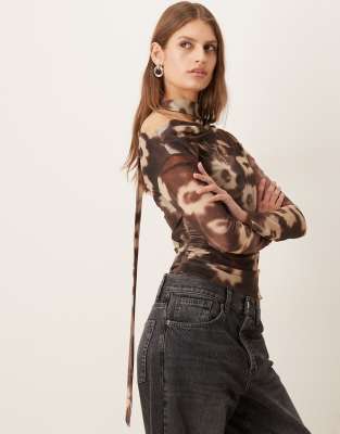 Mango - Oberteil mit verschwommenem Blumenmuster und U-Boot-Ausschnitt-Brown