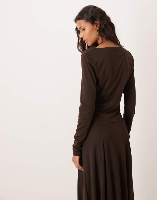 Mango – Odette – Langärmliges Jersey-Oberteil in Braun mit drapiertem Ausschnitt, Kombiteil, 4 von 4