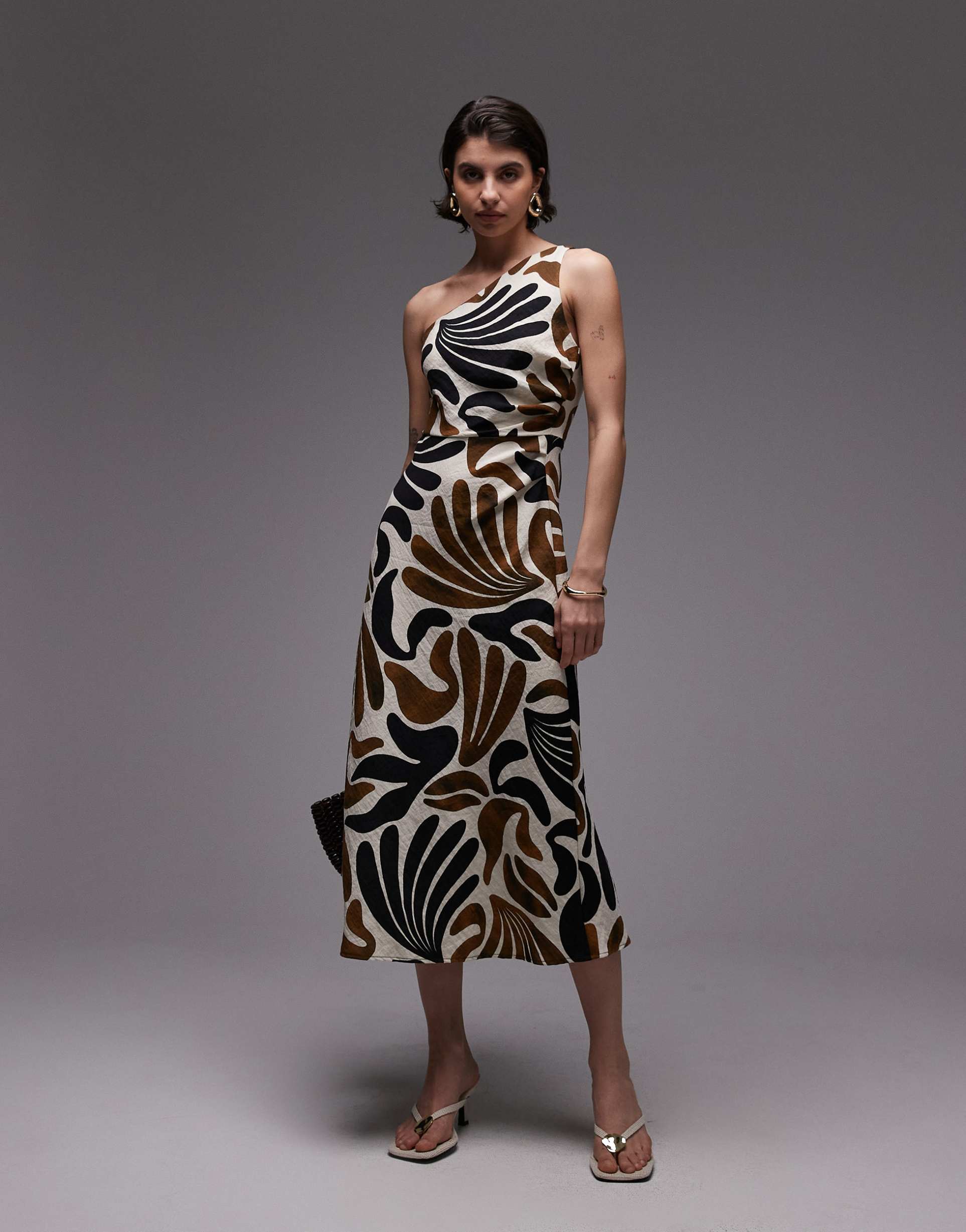 mango one-shoulder midaxi dress in brown abstract leaf print