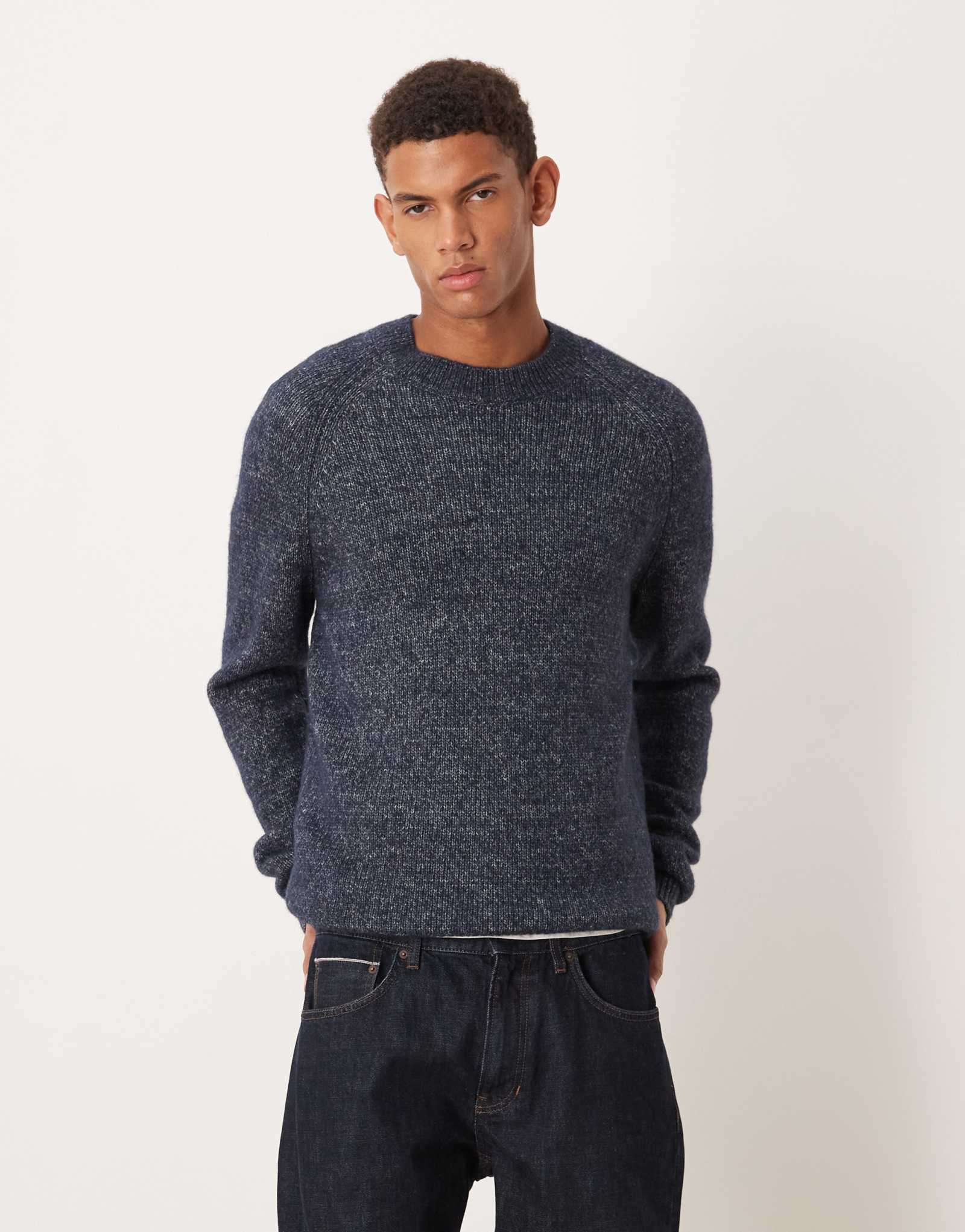 Вязаный свитер оверсайз Mango темно-синего цвета в крапинку