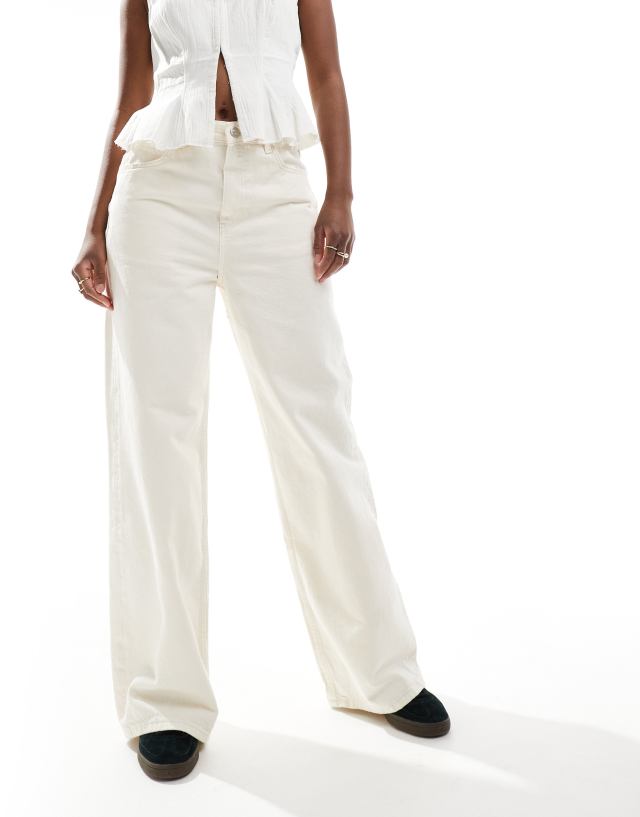 Mango - oversized straight leg jeans in white