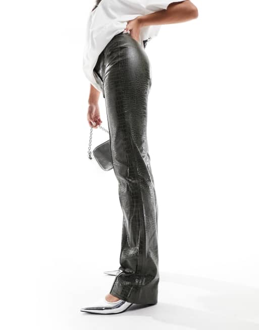 Mango - Pantalon évasé en imitation cuir à taille haute - Kaki