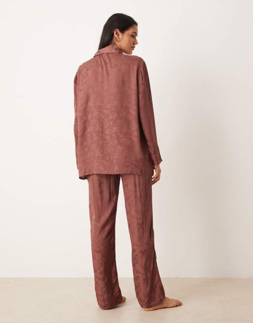 Mango - Pantaloni del pigiama in raso marroni con motivo in jacquard in coordinato, 3 di 4