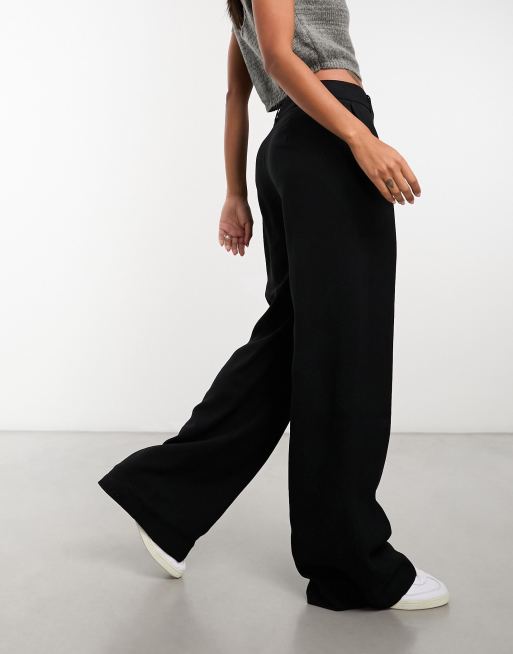 Pleat straight trousers