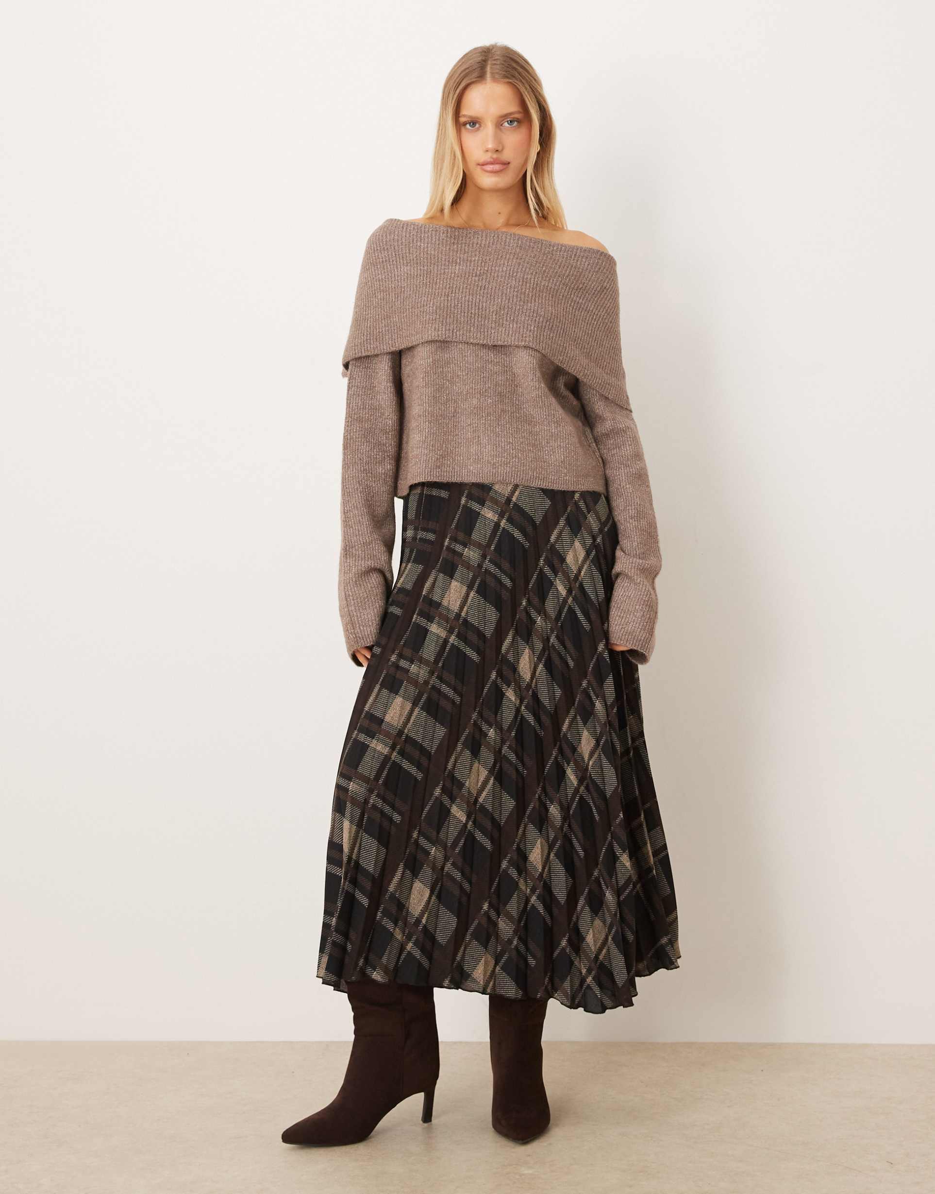 mango pleated maxi skirt in brown check