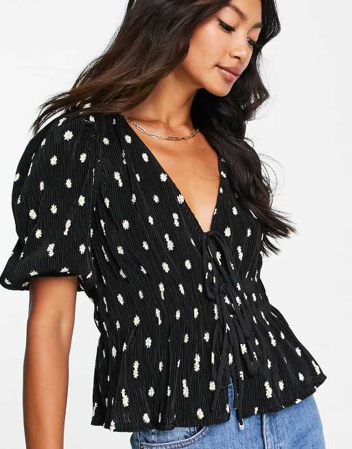Mango - Plissé blouse met gestrikte voorkant in zwart met polkadots, deel van co-ord set